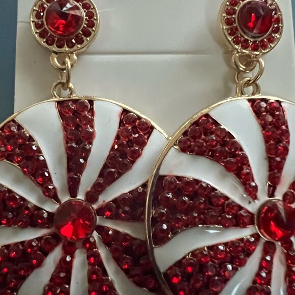 ♥️ Betsey Johnson Sparkling Red and White Crystal Swirl Earrings ♥️ - Picture 4 of 9